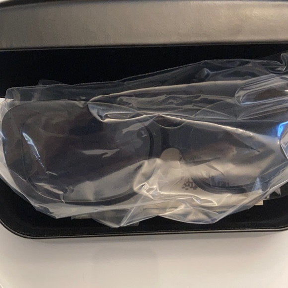 Coach Signature Rectangle Sunglasses - Picture 8 of 9